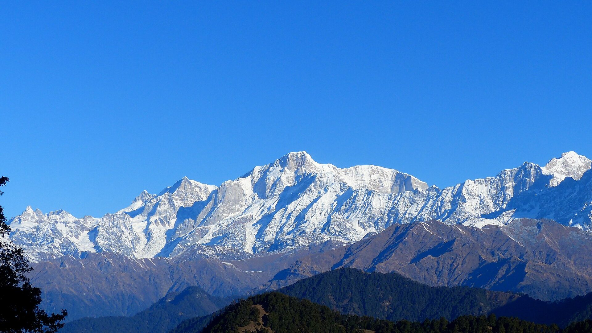 Kedarnath temple in the Himalayas at dawn